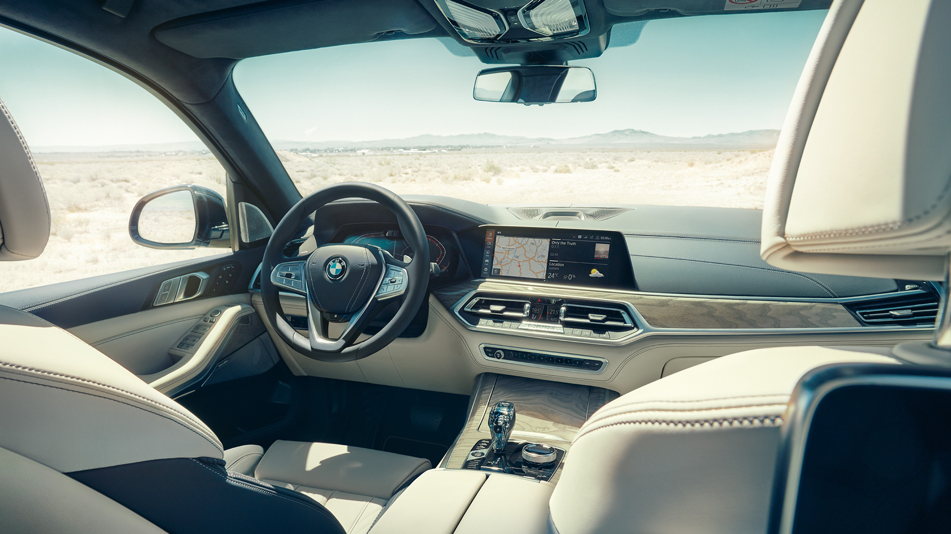 BMW 2020 X7 M50i Winnipeg, MB interior dashboard and steering wheel
