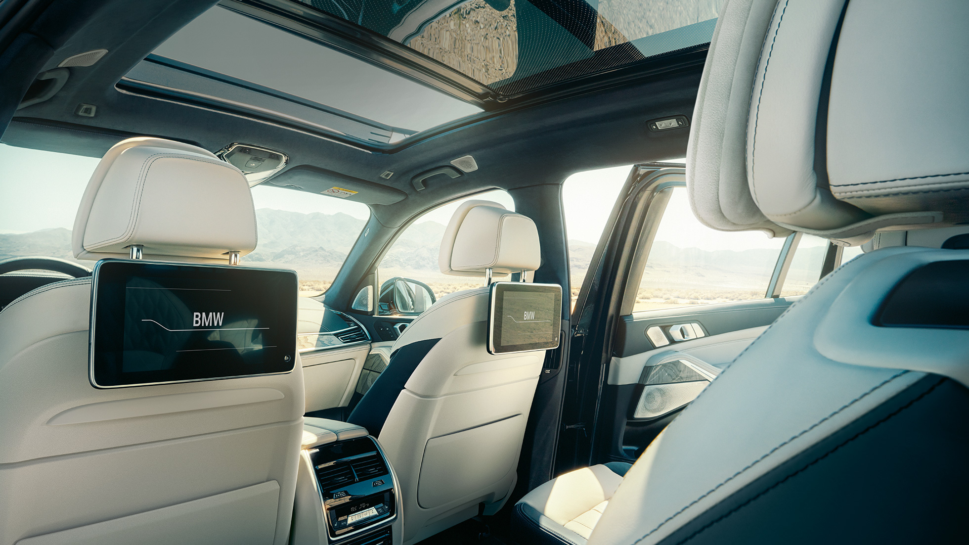 BMW 2020 X7 M50i Winnipeg, MB interior back seats